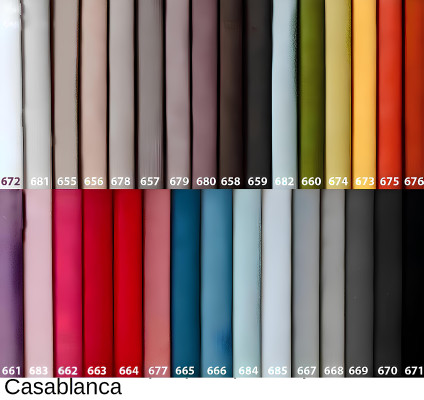 Czarna skórzana sofa o nowoczesnym designie