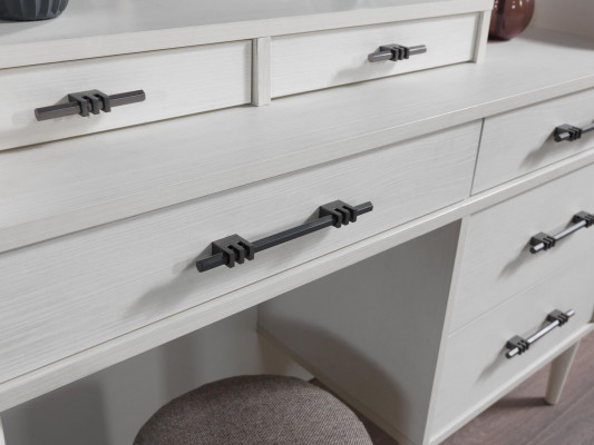 Nowoczesna toaletka drewniana do sypialni z lustrem