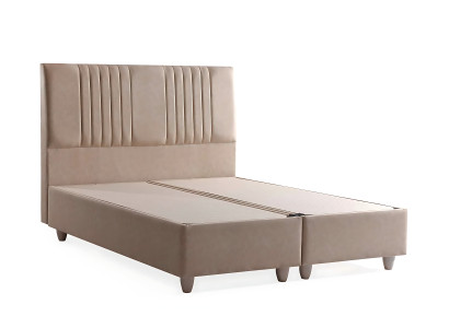Eleganckie łóżko z materacem w beżowym materiale i drewnie