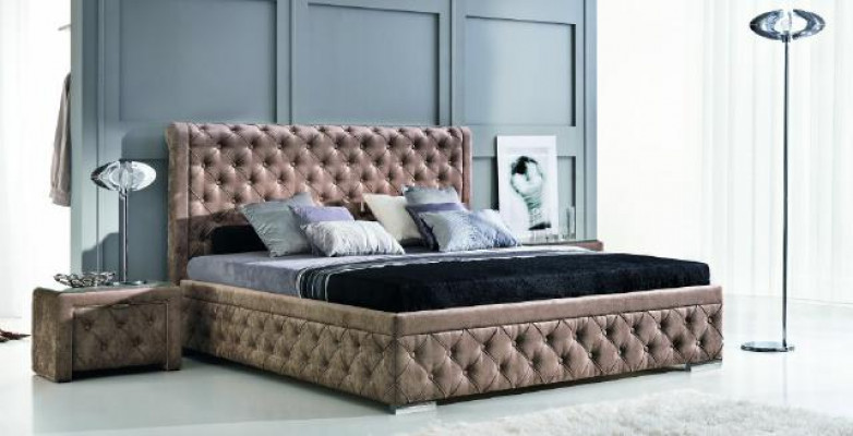 luksusowe łóżko Chesterfield w eleganckim, współczesnym stylu