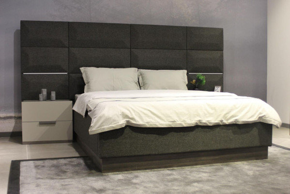 Luksusowy zestaw Sypialnia Designerskie Łóżko 2x Stolik nocny Drewno Całkowicie nowe 3 sztuki.