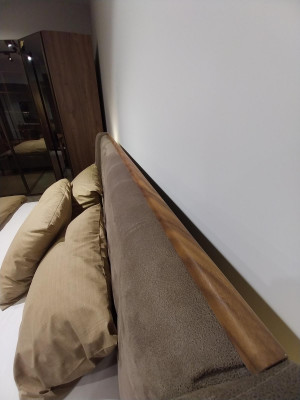 Sypialnia luksusowe łóżko podwójne projekt eleganckie nowoczesne łóżko nowy hotel