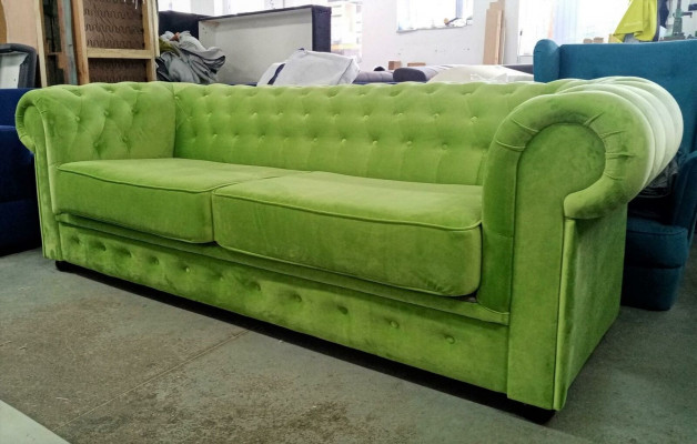 Sofa 2 miejsce do siedzenia Tapicerowanie Metal Design Kanapy Aksamit Vintage Style Chesterfield