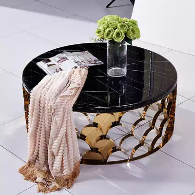 Czarny stolik kawowy do salonu Designerski stolik ze stali nierdzewnej w kolorze złotym