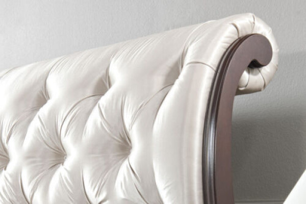 Chesterfield Łóżko Podwójne łóżko Łóżko małżeńskie Włoskie Meble Drewno Włókiennicze Skóra