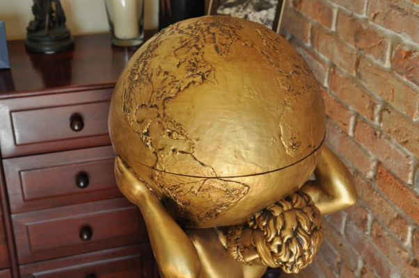 Antyk Style Classic Globe Atlas Minibar Bar Wina Półka Statua Dekoracja Rzeźba