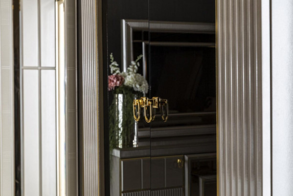 Gablota Szara jadalnia Luksusowe Meble Metal Drewno Design Szafa Elegancka Nowość
