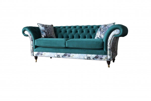 żywa trzyosobowa sofa z Chesterfield w delikatnym szmaragdowym kolorze z kwiatowym wzorem