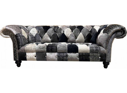Luksusowa aksamitna sofa z wzorem Chesterfield i kolorową kratką
