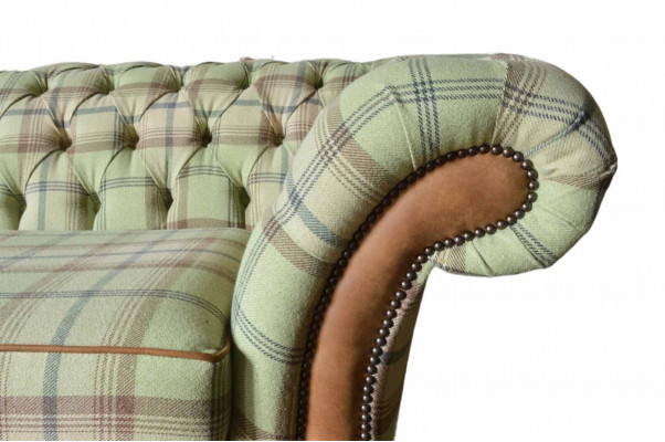 Luksusowa designerska sofa w stylu Chesterfield z trzema siedziskami