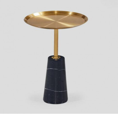 Designerski stolik kawowy w kolorze czarnym, marmurowy, luksusowy salon