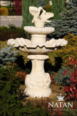 Fontanna ogrodowa Fontanna ze stawem Kamienna fontanna Fontaine ogrodowa Fontaine Staw