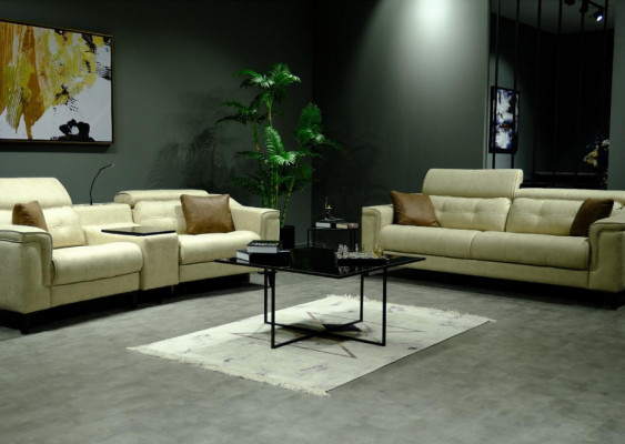 Beżowa dwuosobowa designerska sofa 2-miejsce siedzące w salonie luksusowe meble wypoczynkowe