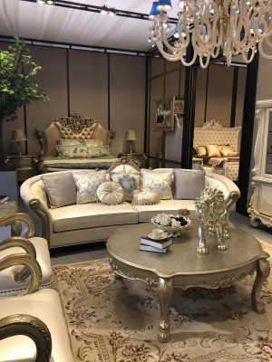 Sofa Okrągły Drewno rzeźbiona czteroosobowa kanapa Skóra Chesterfield salon