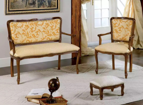 Stylowy zestaw wypoczynkowy o klasycznym designie Meble tapicerowane Designe Kanapa Stołek Krzesła