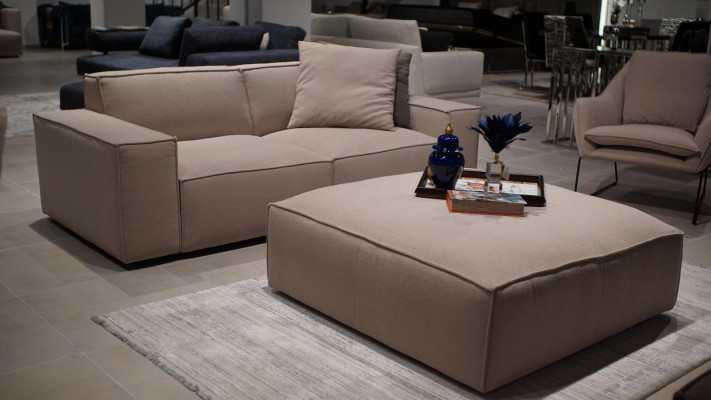 Meble do salonu luksusowe kompletna dwuczęściowa designerska sofa trzyosobowa Stołek