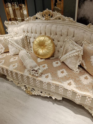 Elegancka Sofa 3 miejsce do siedzenia Noble Stylowe Meble do Salonu Sofa Beżowa Nowość