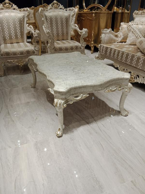 Salon Elegancki stolik kawowy Elegancki stolik kawowy Urok mebli do salonu