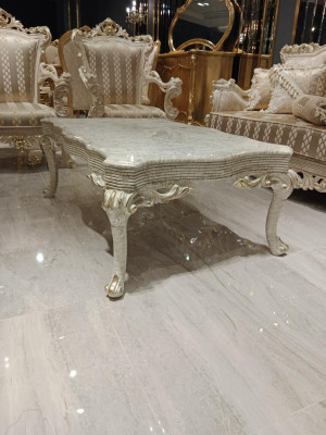 Salon Elegancki stolik kawowy Elegancki stolik kawowy Urok mebli do salonu
