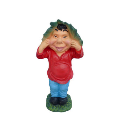 Brzydka figurka krasnala ogrodowego o długości 45 cm, która zrujnuje Twój własny ogród