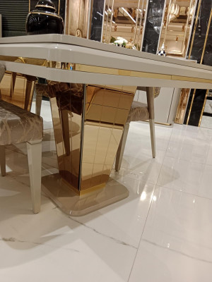 Projektant Stół obiadowy Wyrazisty projekt stołu Elegancki New Modern