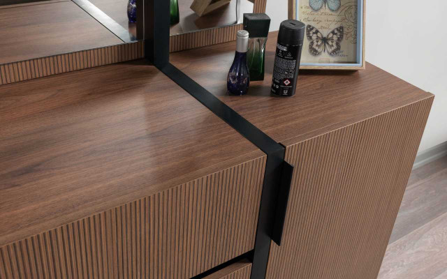 Nowoczesna Brązowa Sypialnia Kredens 3x Szuflady 1 Drzwi Drewno Meble