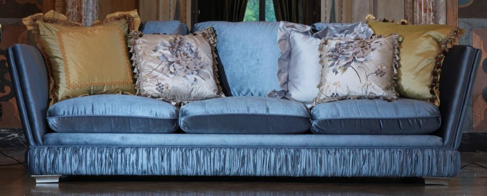Klasyczna sofa trzyosobowa Kolor niebieski salon Włókienniczy sofa klasyczna
