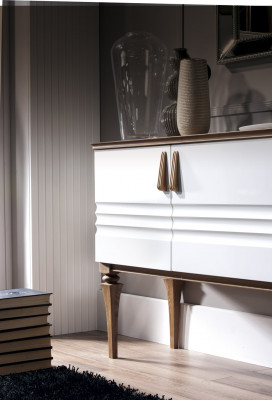 Klasyczna designerska komoda Kredens Komody Szafa drewniana komoda TO-K2