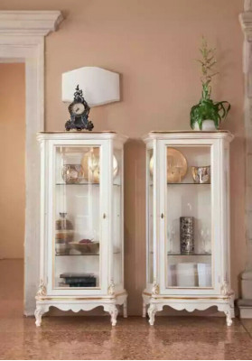 Witryna drewniana Wysokiej jakości witryny Gablota Classic Meble Design Biały