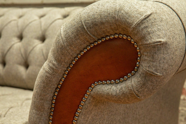 Szara kanapa trzyosobowa Chesterfield Podkładka Design Sofa Modern 3 osobowa