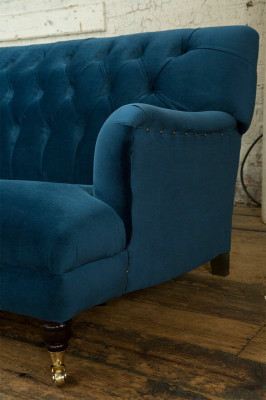Duża niebieska luksusowa sofa czteroosobowa Chesterfield xxl Podkładka Meble