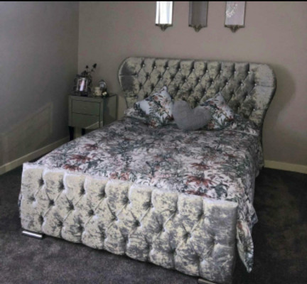 Chesterfield Design Aksamit Łóżko Luxury Włókienniczy łóżko Sypialnia Podwójne 200x200cm