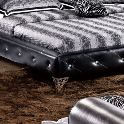 Stal nierdzewna Luxury Chesterfield Skóra Łóżko Double Podkładka Designerskie łóżko Hotel