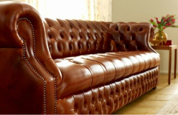 Designerska trzyosobowa sofa Chesterfield Brown Chesterfield 3-miejsce do siedzenia Stylowa kanapa