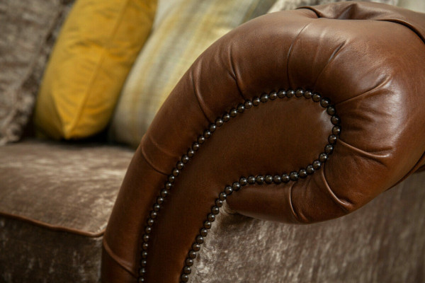 Klasyczna Sofa Chesterfield 4 miejsce do siedzenia Sofy Kanapy Skóra Brown Design Podkładka