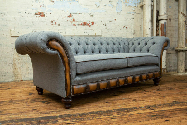 Szaro-brązowa designerska kanapa Chesterfield do salonu 3-miejsce siedzące Sofa