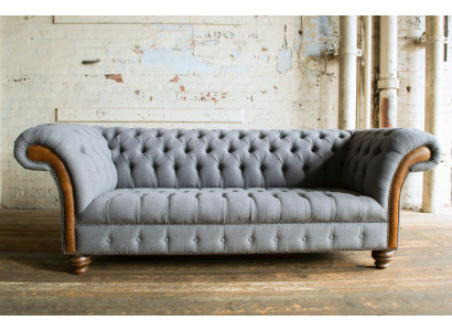 Elegancka szara trzyosobowa luksusowa sofa Chesterfield do salonu 3-osobowa