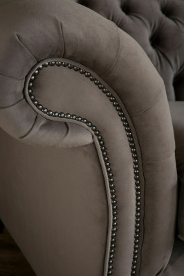 Luksusowa trzyosobowa sofa do salonu Tauper Chesterfield z 3-osobową kanapą