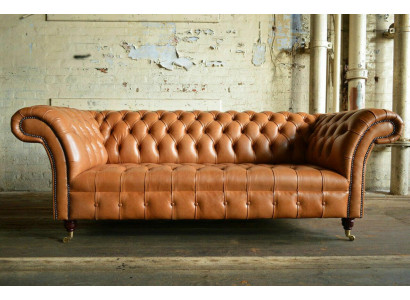 Jasnobrązowa nowoczesna trzyosobowa kanapa designerska Chesterfield