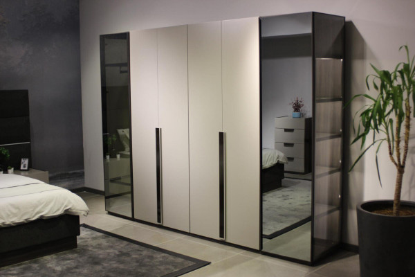 Szafa Designerska Szafa z Lustro Sypialnia Luxury Meble Drewno Nowość