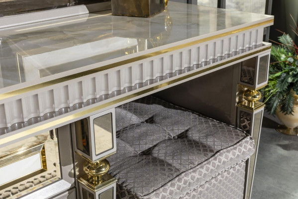 Zestaw Sypialnia Beżowy Kredens Lustro Metal Meble Design Meble 2-częściowy.