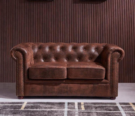Luksusowa sofa Chesterfield w salonie