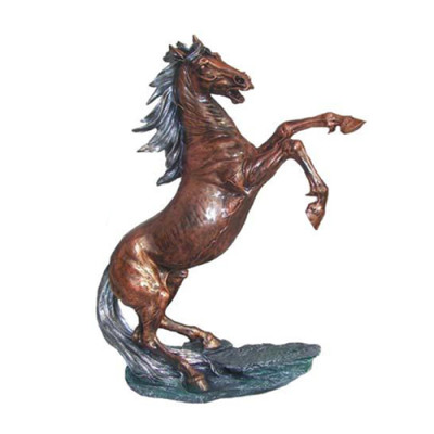 Rzeźba konia Pegasus w abstrakcyjnym stylu z miedzi w kolorze na dekorację.