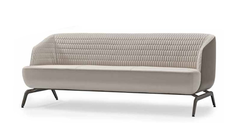 Biała kanapa tapicerowana, designerska sofa do salonu, 3-osobowa sofa tekstylna