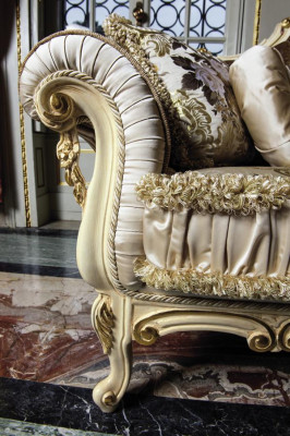 Włoska sofa 3 miejsce do siedzenia Aksamit Couch Podkładka Winchester 230 cm Brązowe Meble Nowe