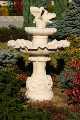Fontanna ogrodowa Fontanna ze stawem Kamienna fontanna Fontaine ogrodowa Fontaine Staw