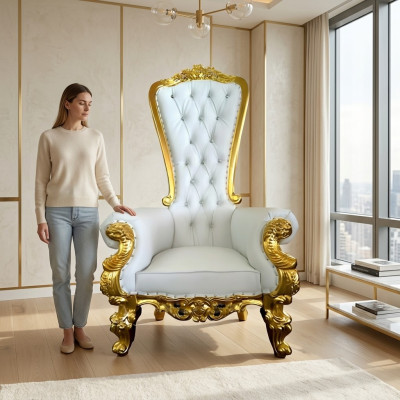 piękny biały, ozdobny fotel w stylu barokowym I Chesterfield z elementami stylu Chesterfield