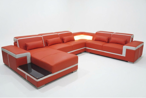 Wygodna skórzana sofa XXL z innowacyjną ergonomią i oświetleniem LED
