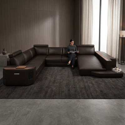 Elegancka tapicerowana sofa w kształcie litery U. Nowoczesny design do stylowych pomieszczeń mieszkalnych