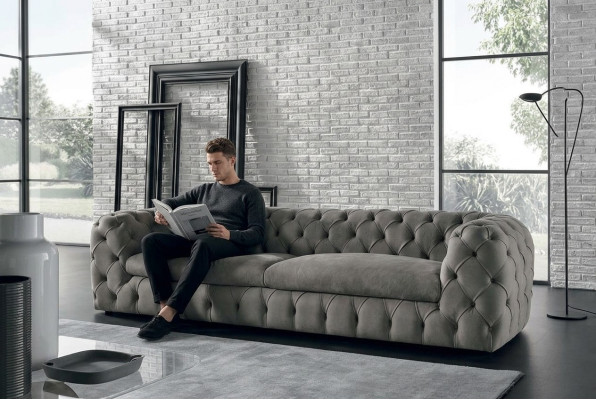 Klasyczna kanapa trzyosobowa Podkładka 3 miejsce do siedzenia Materiałowa sofa Chesterfield